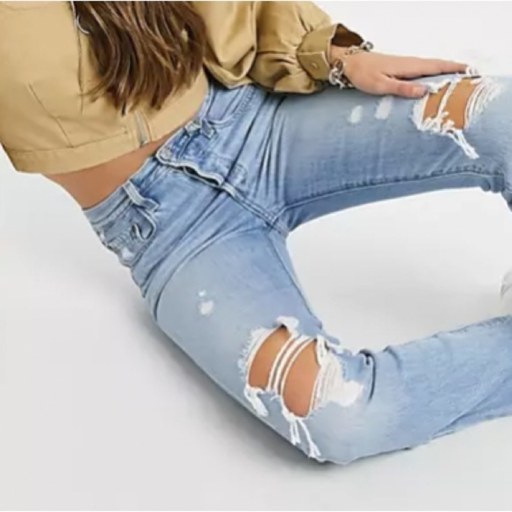 Ripped Denim Levi’s 501 Skinny Jeans